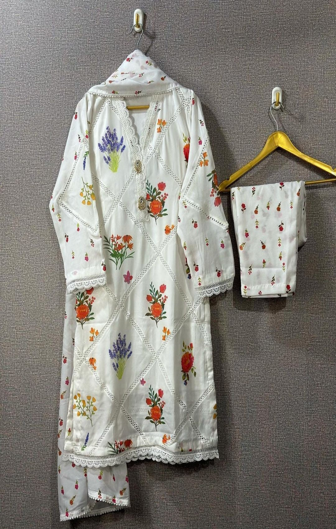 Luxury collection 3pcs stitched suit π