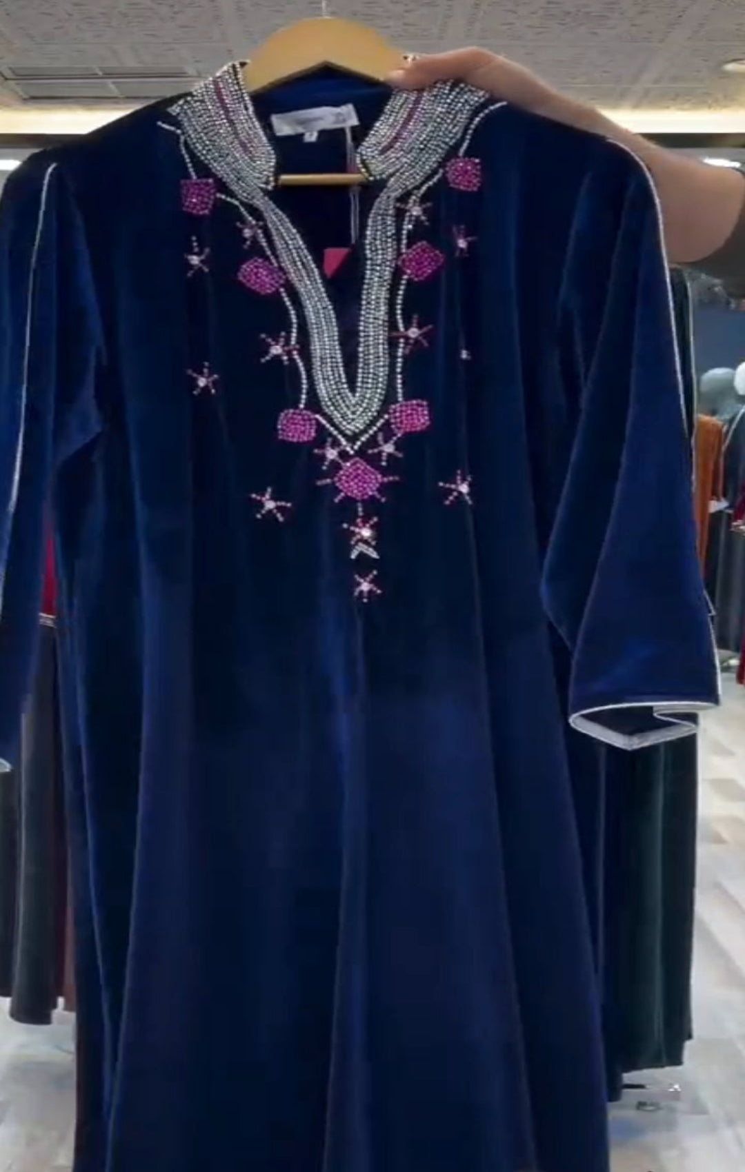 Embroidered velvet abaya buy any 2 π€©π₯