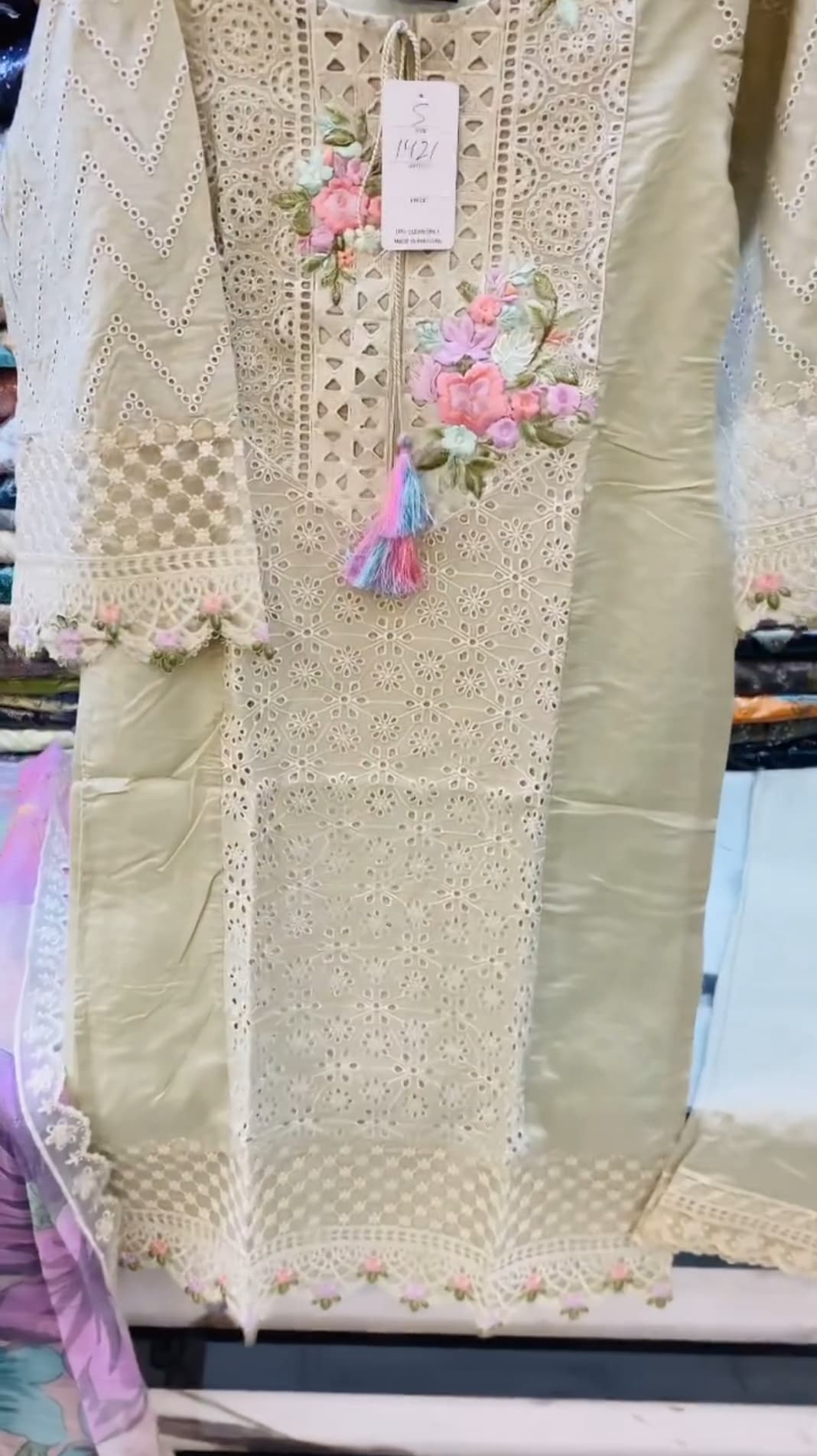Women Embroidery 3pcs Suit For Eid 🥰