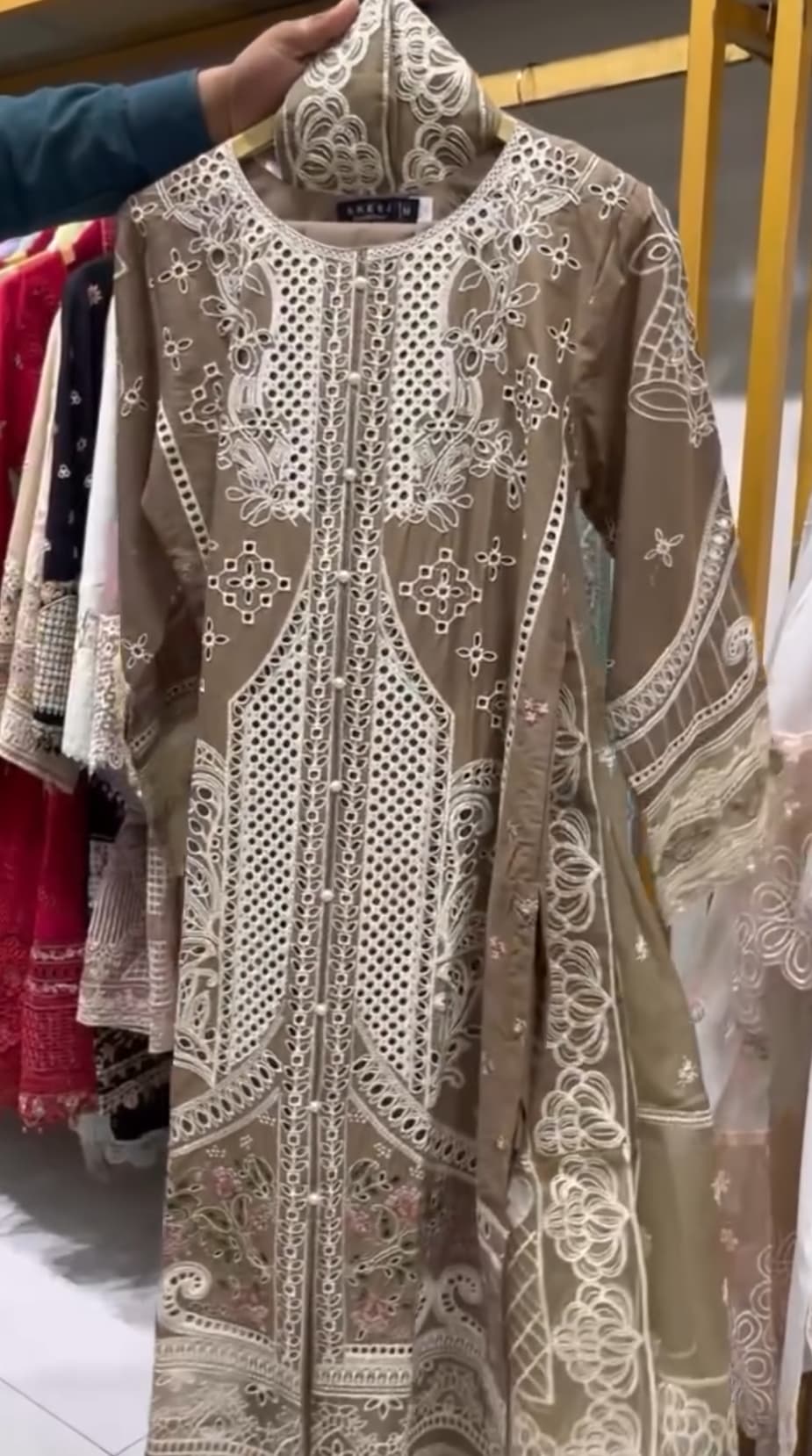 Eid Collection Embroidery 3pcs Suit😍