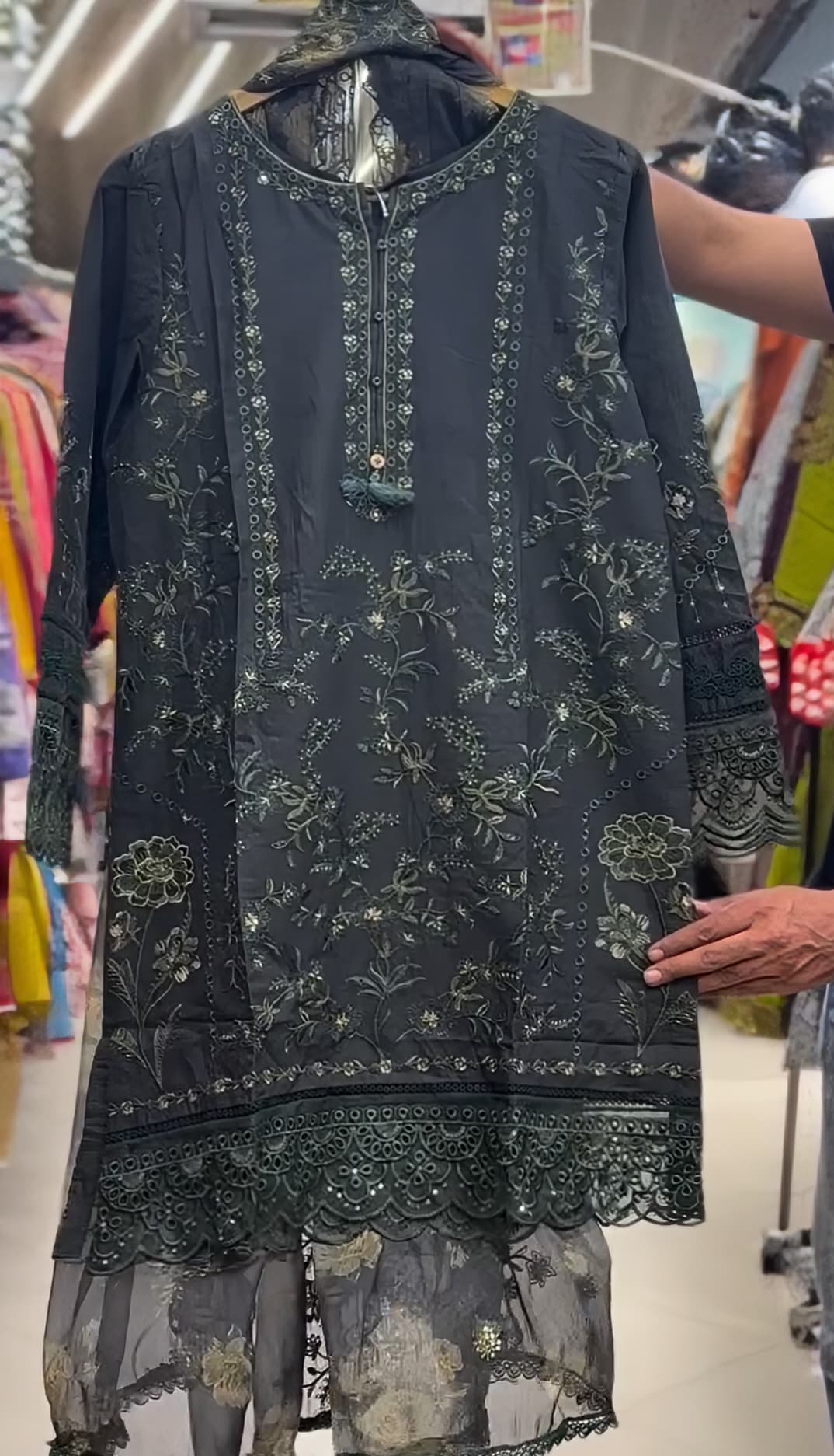 Elegant Women’s 3-Piece Embroidery Suit 🌸