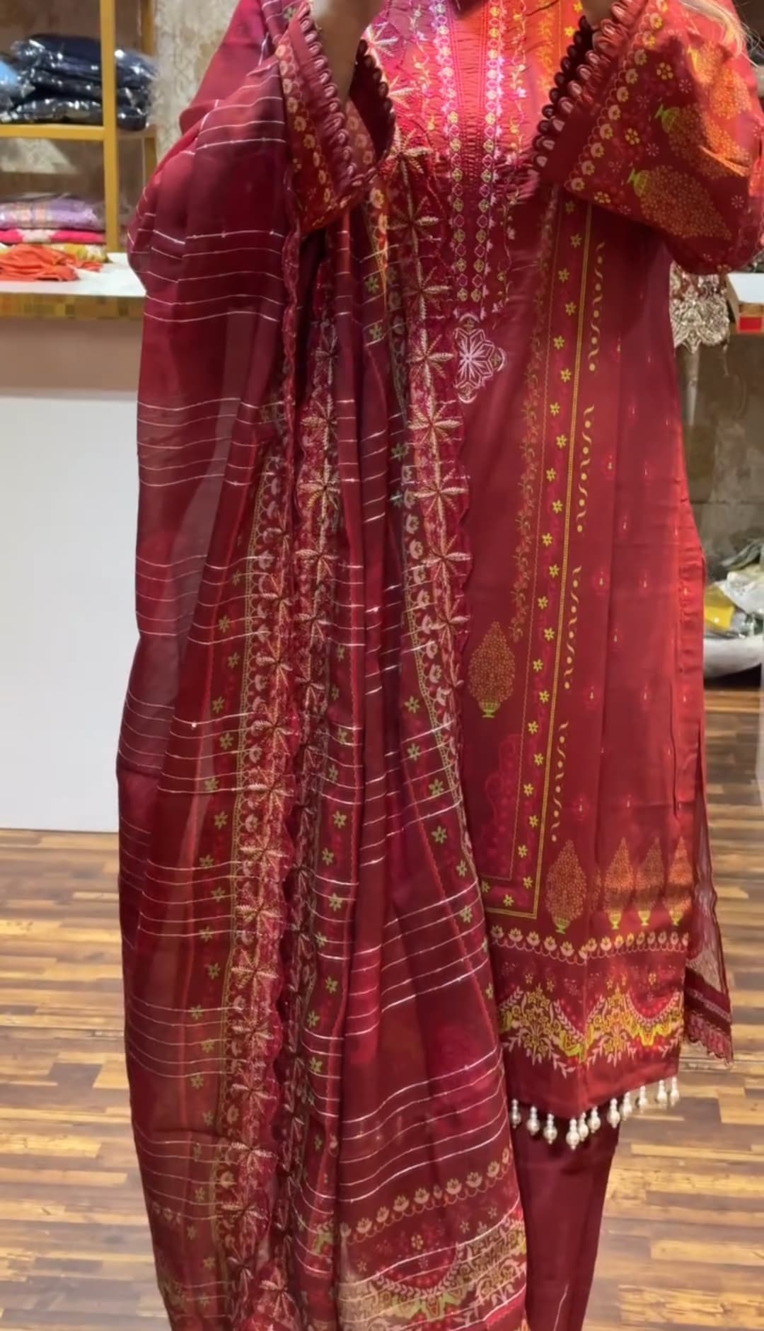 🌸 Elegant Embroidered Ready-To-Wear Suit for Women 🌸