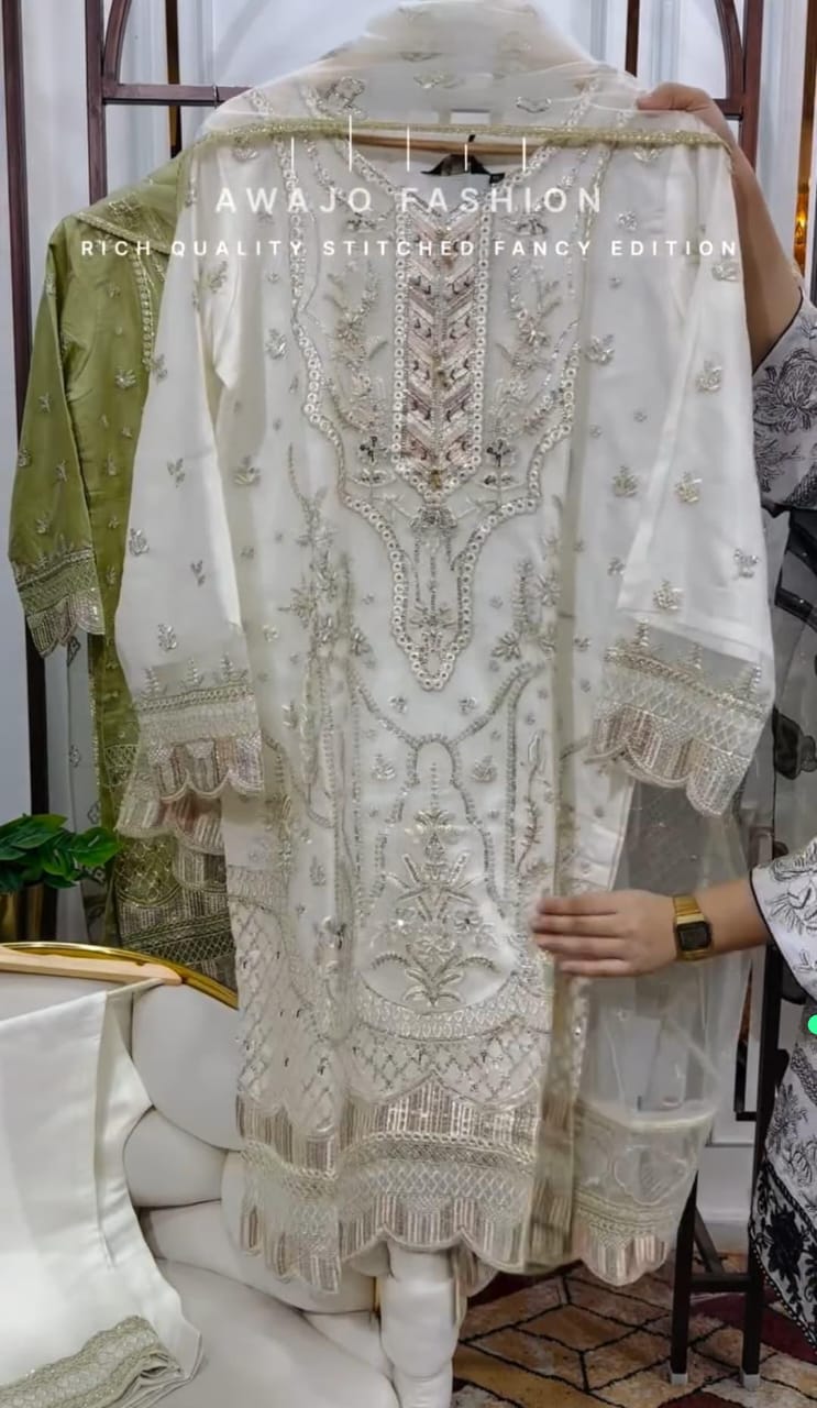 Women Embroidery 3pcs Suit For Eid