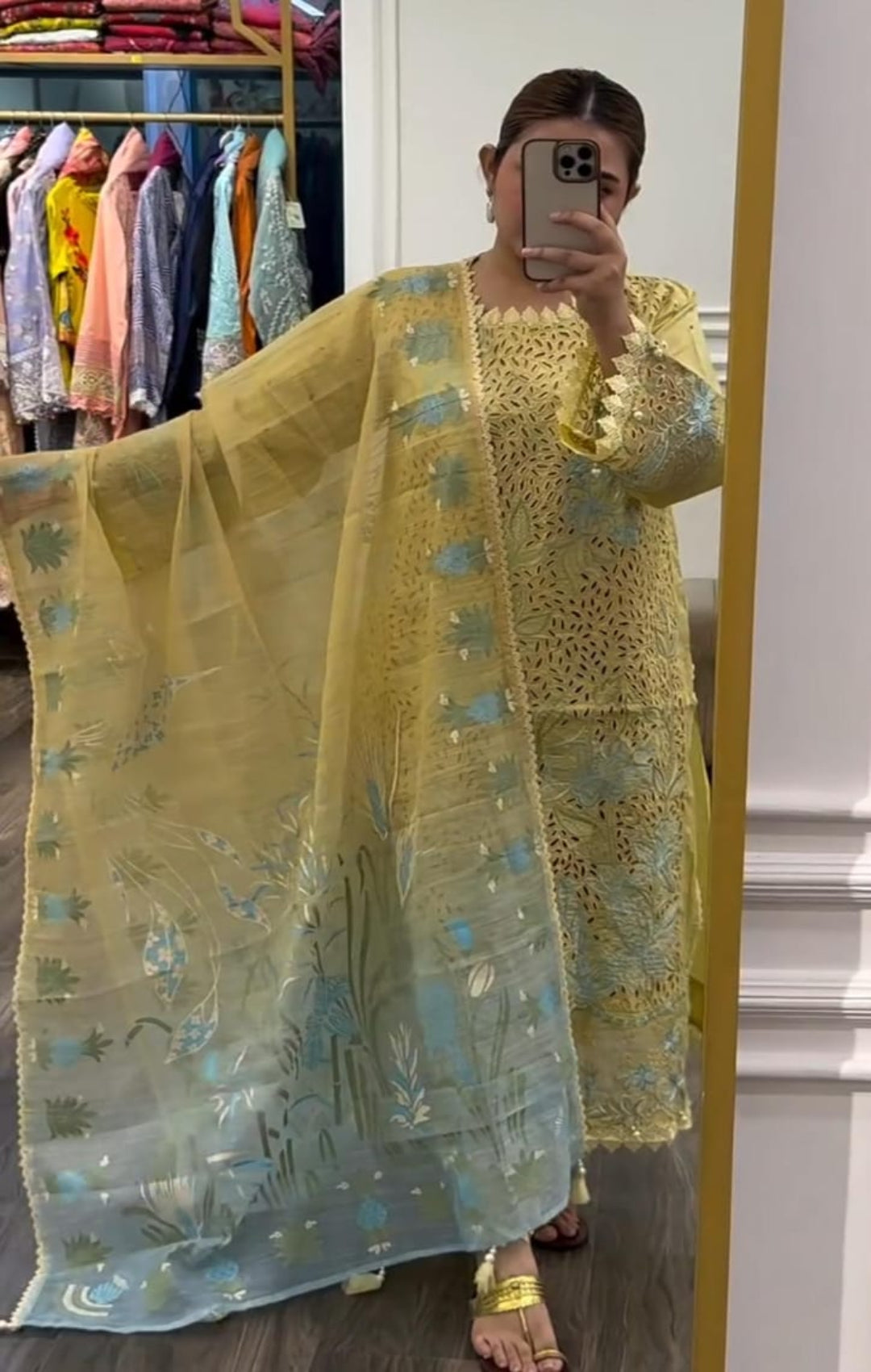 Beautiful Chikankari3pcs Suit For Party wear