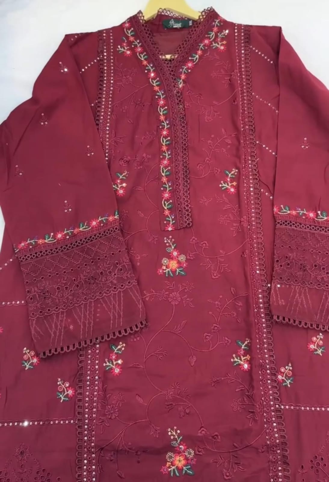 Elegant Women’s Embroidered 3-Piece Suit 🌸