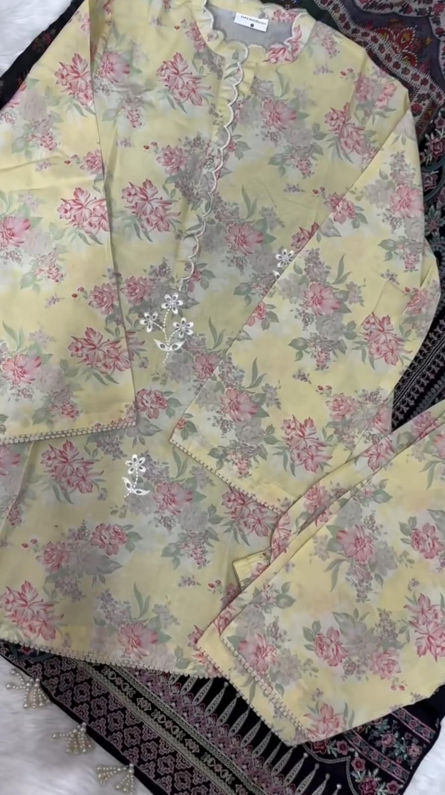 Buy 3PCS Embroidery Suit &amp; Get 2PCS Suit Absolutely FREE!