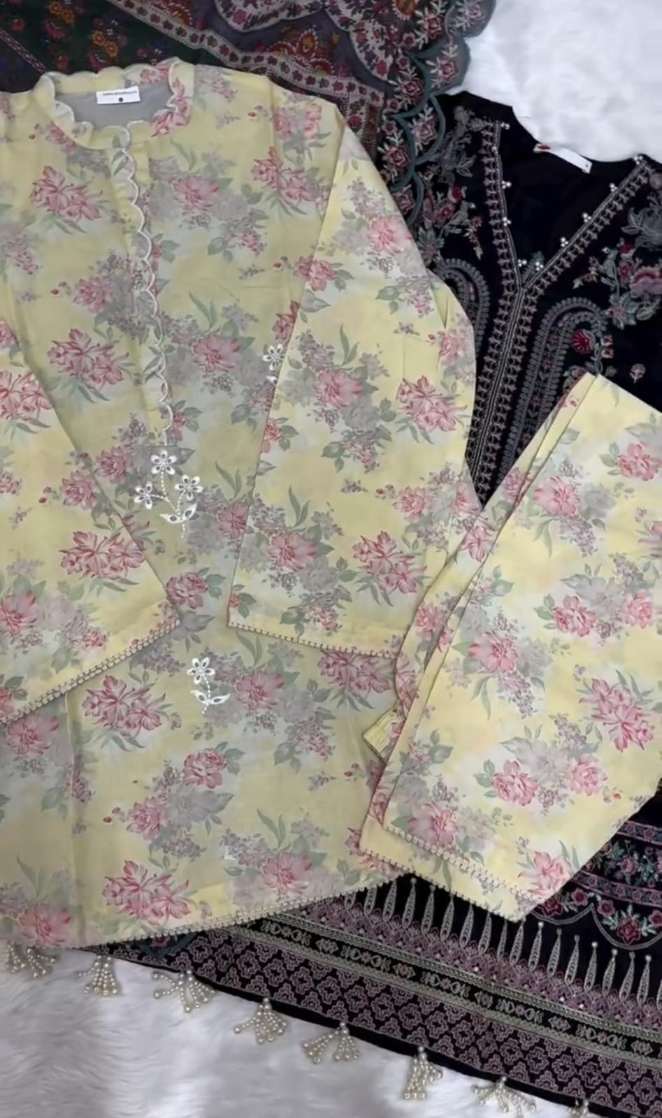 Buy 3PCS Embroidery Suit &amp; Get 2PCS Suit Absolutely FREE!