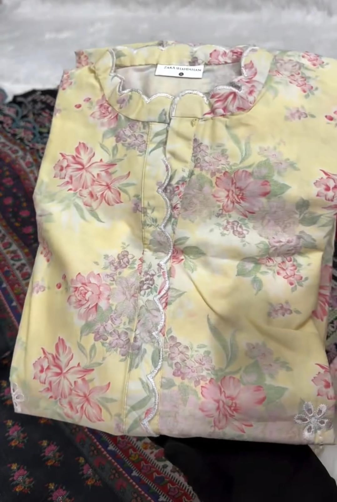 Buy 3PCS Embroidery Suit &amp; Get 2PCS Suit Absolutely FREE!