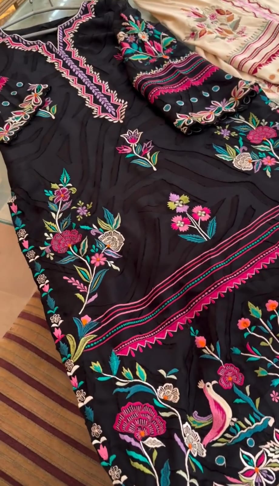 Winter Collection 3-Piece Embroidered Suit💖