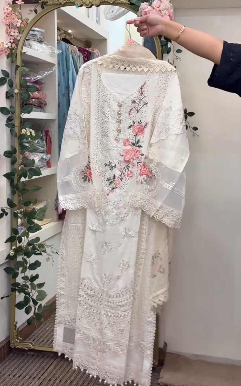 Eid Collection Embroidery 3pcs Suit for Women 🌙💖